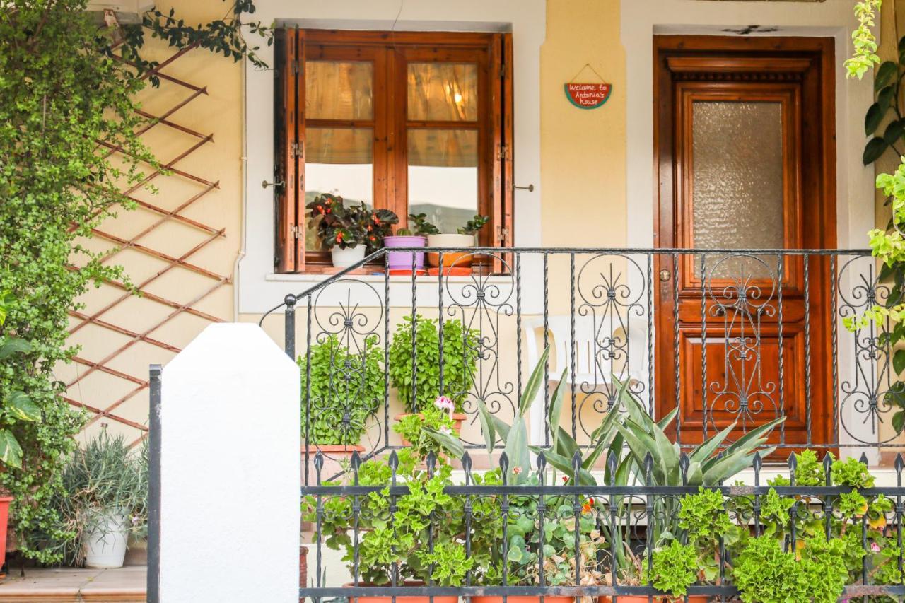 Antonia House Apartment Skiathos Town Exterior photo